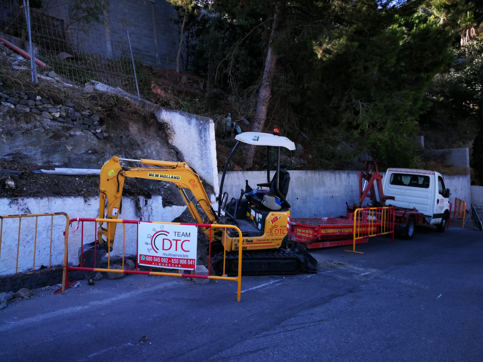 servicio para trabajos y obras con mini excavadoras en Almuñécar